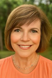 Lisa Martin Professional Headshot